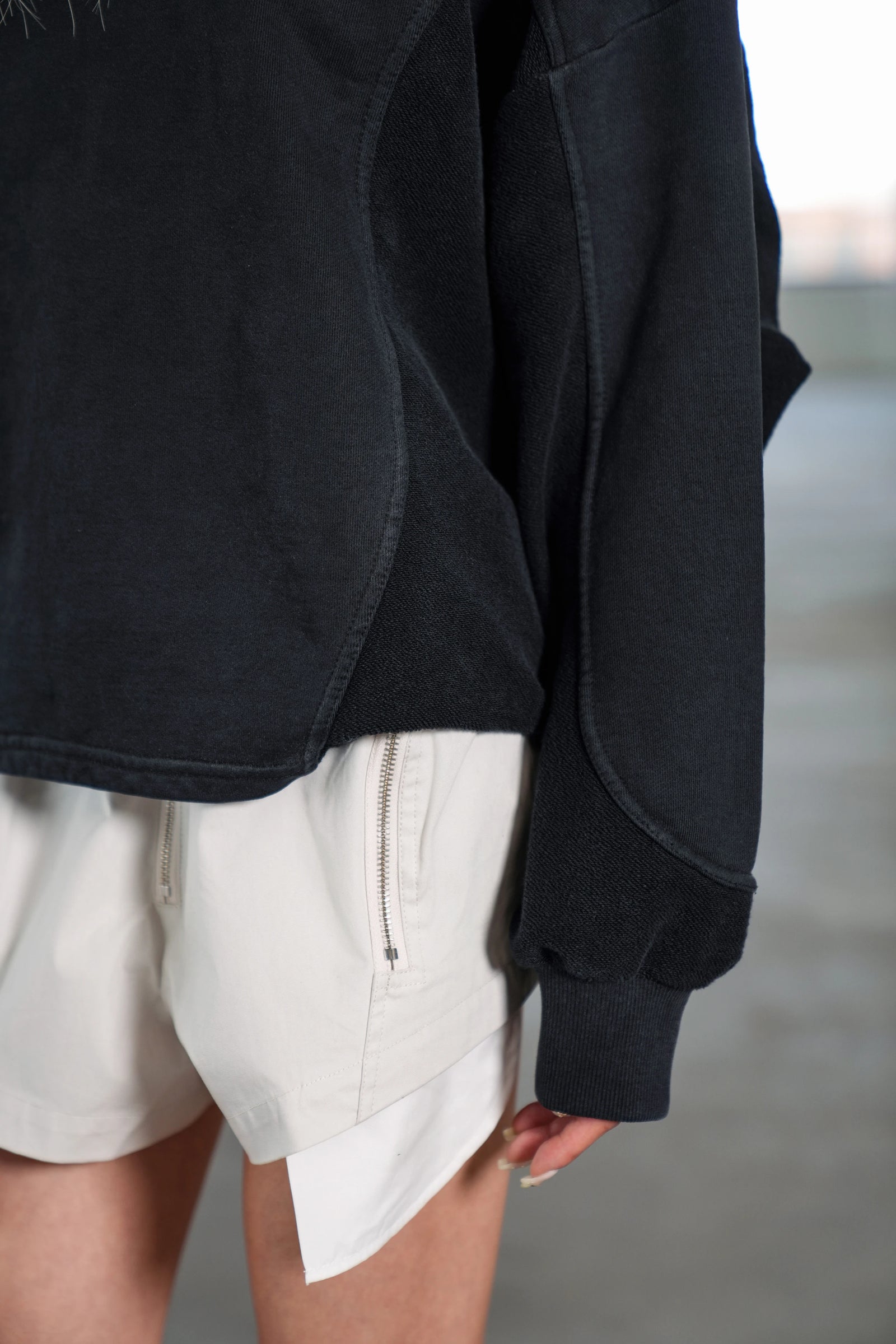 ARCH CREWNECK - BLACK
