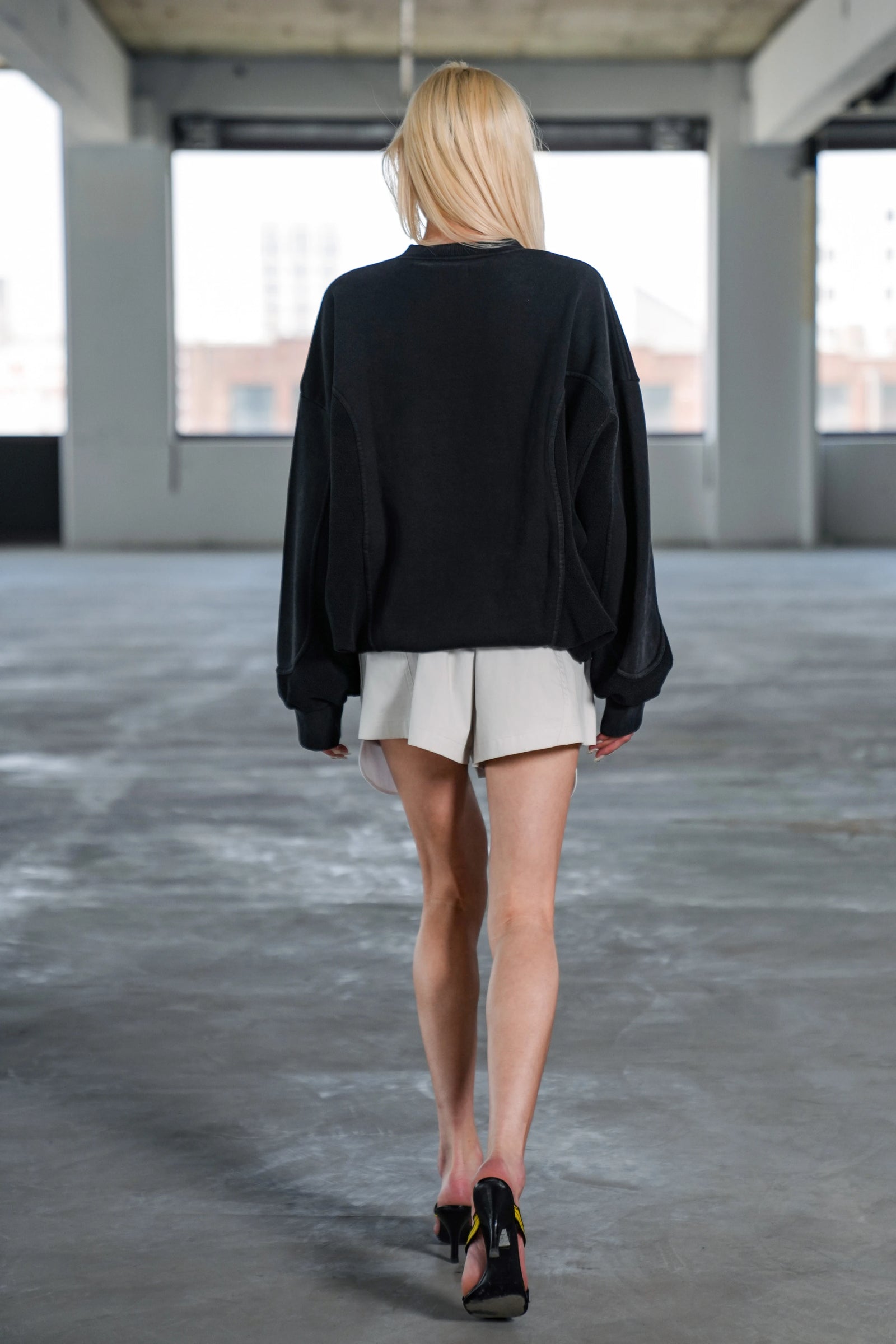 ARCH CREWNECK - BLACK