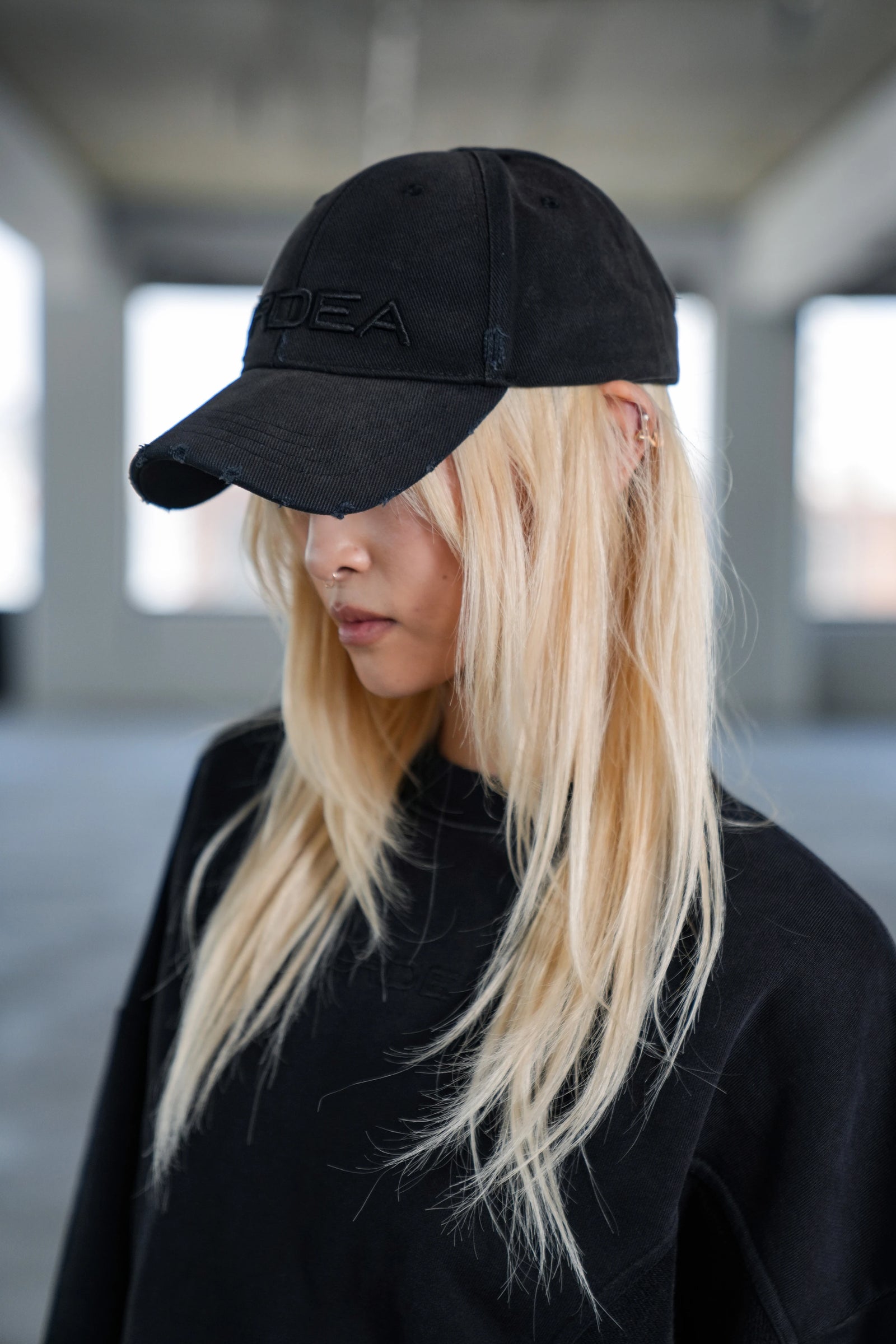 DISTRESSED ARDEA CAP - BLACK
