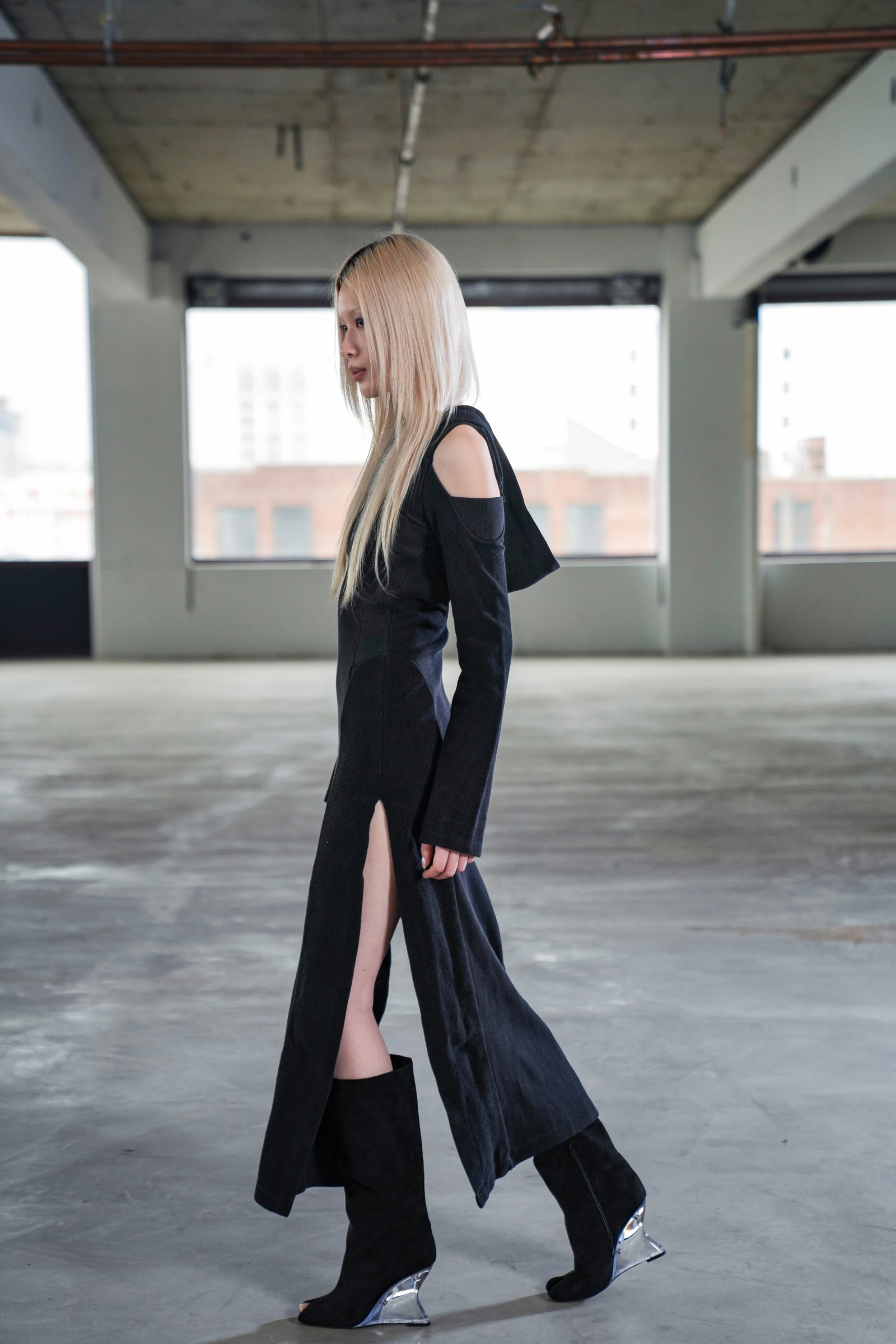 ARES HOODED DRESS - BLACK