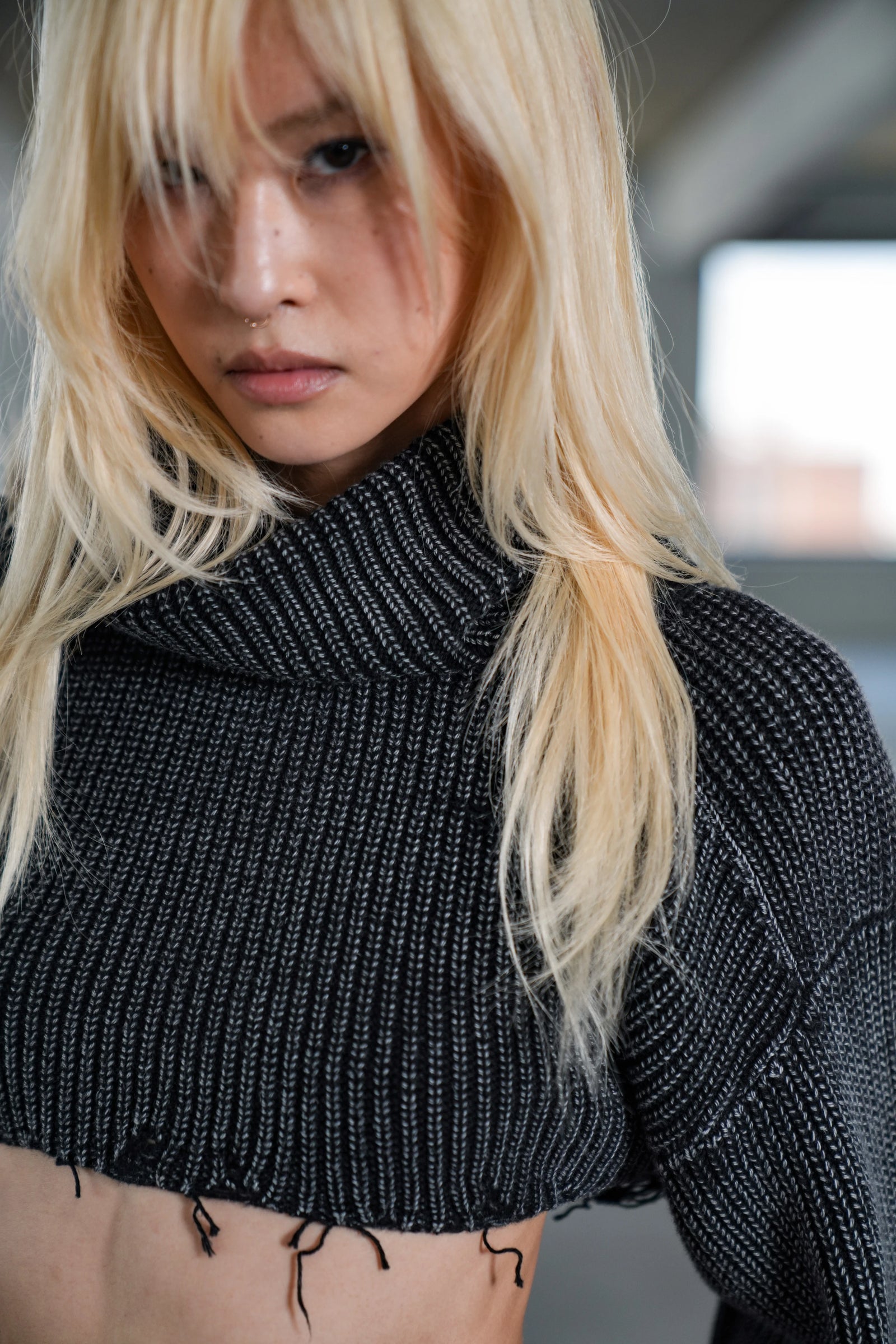 BELLE CROPPED KNIT SWEATER - BLACK