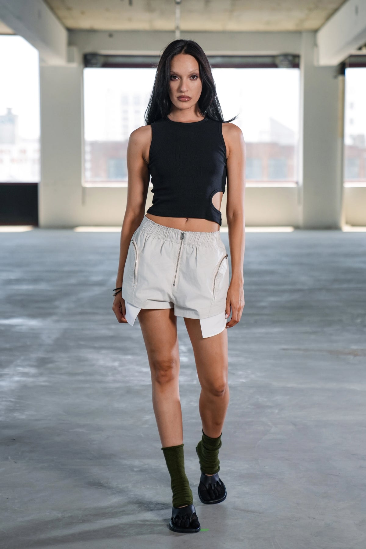 JUNO CUTOUT TANK - BLACK