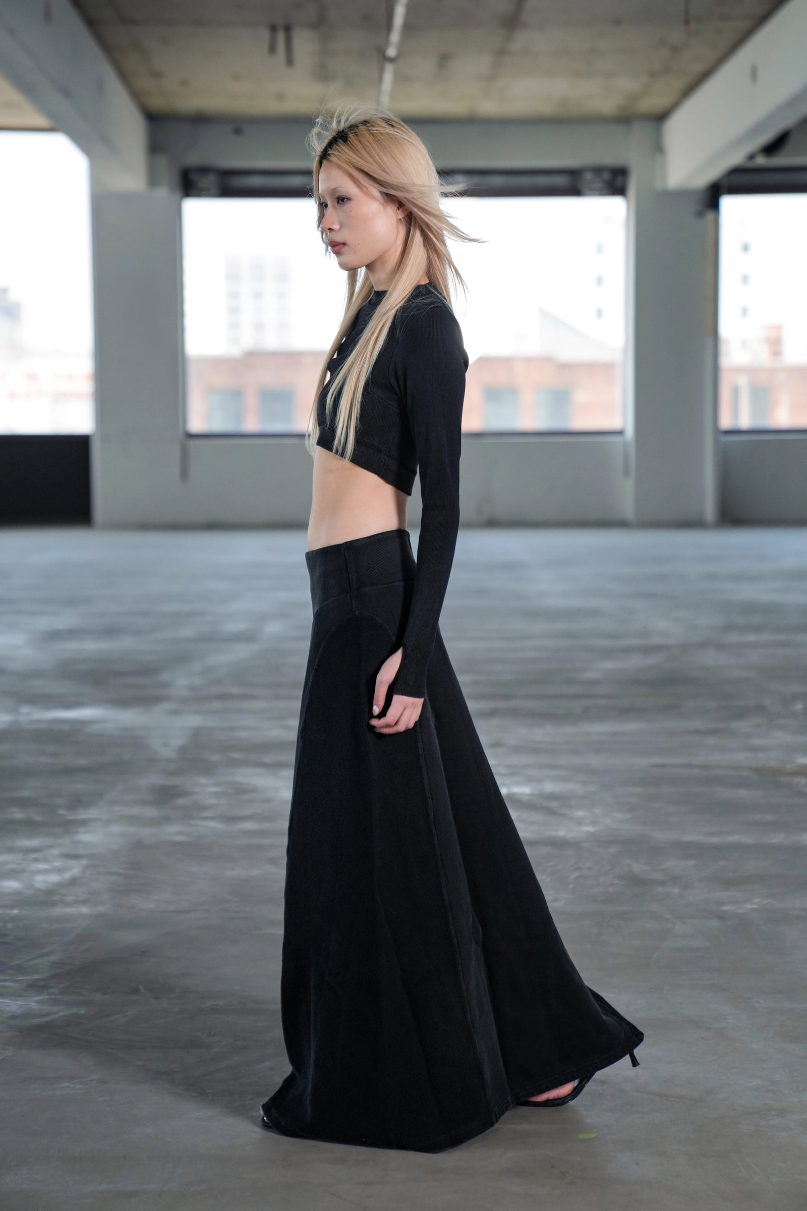 KALI LONG SLEEVE CROP TOP - BLACK