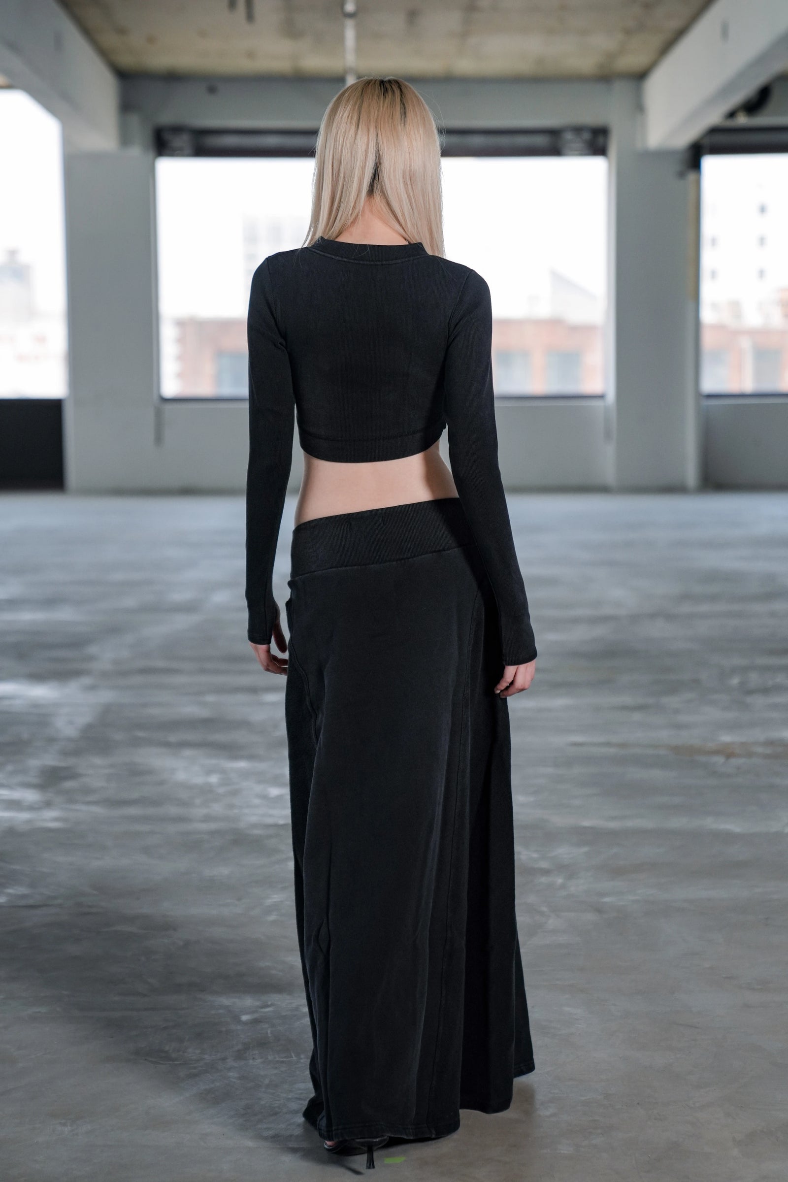 KALI LONG SLEEVE CROP TOP - BLACK