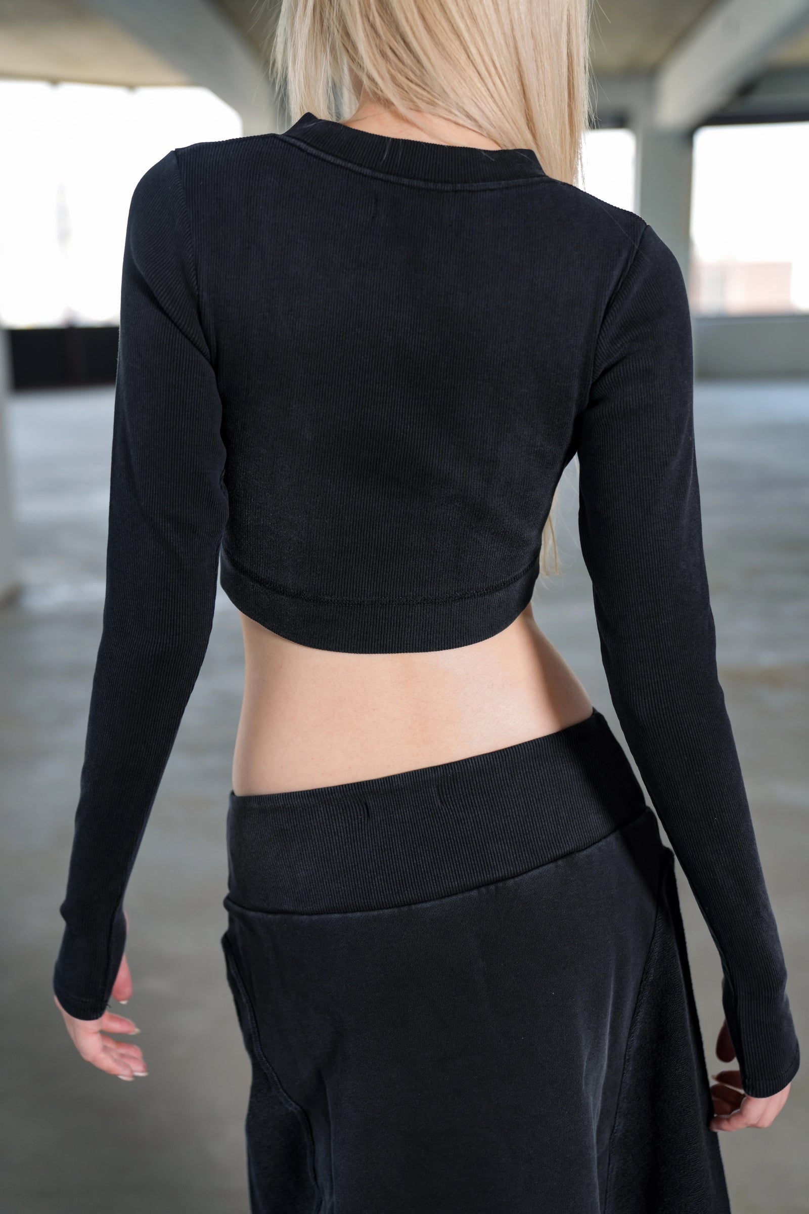 KALI LONG SLEEVE CROP TOP - BLACK