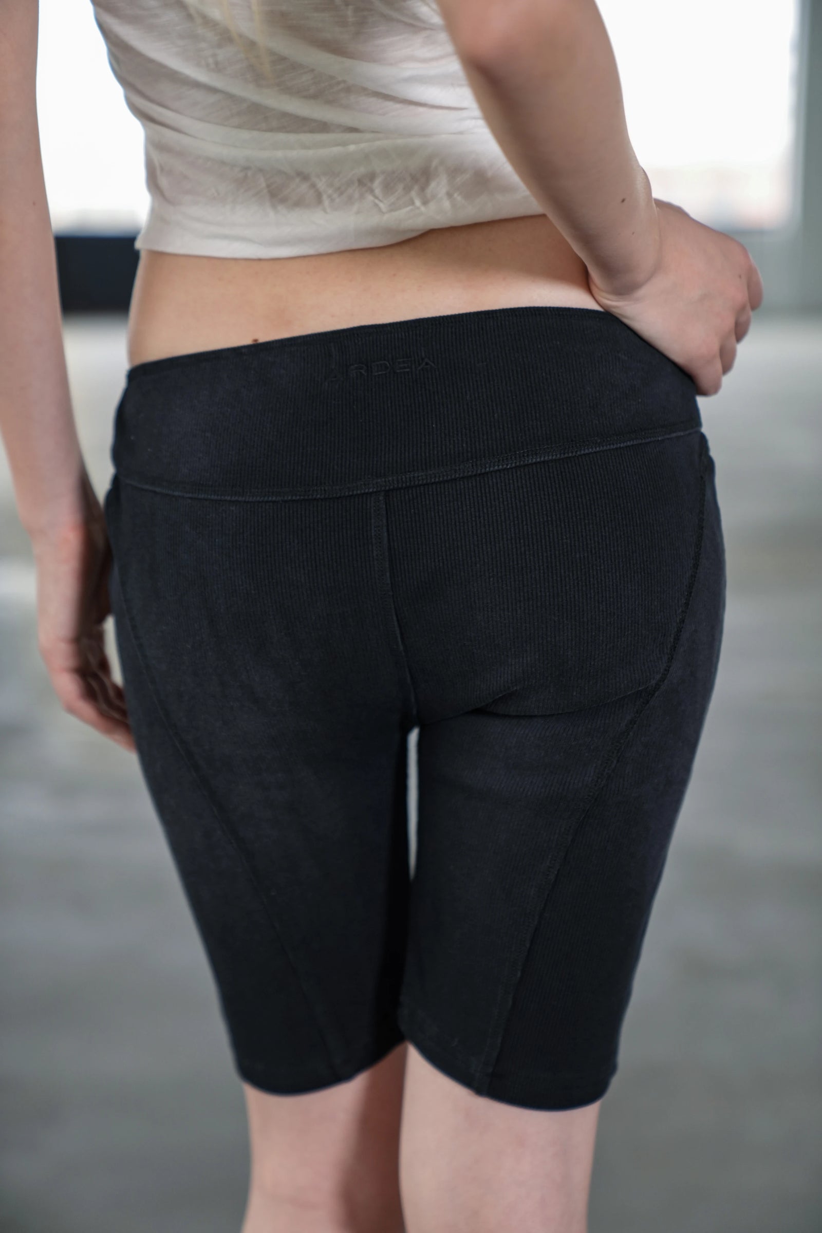 NIKKE BIKER SHORTS - BLACK