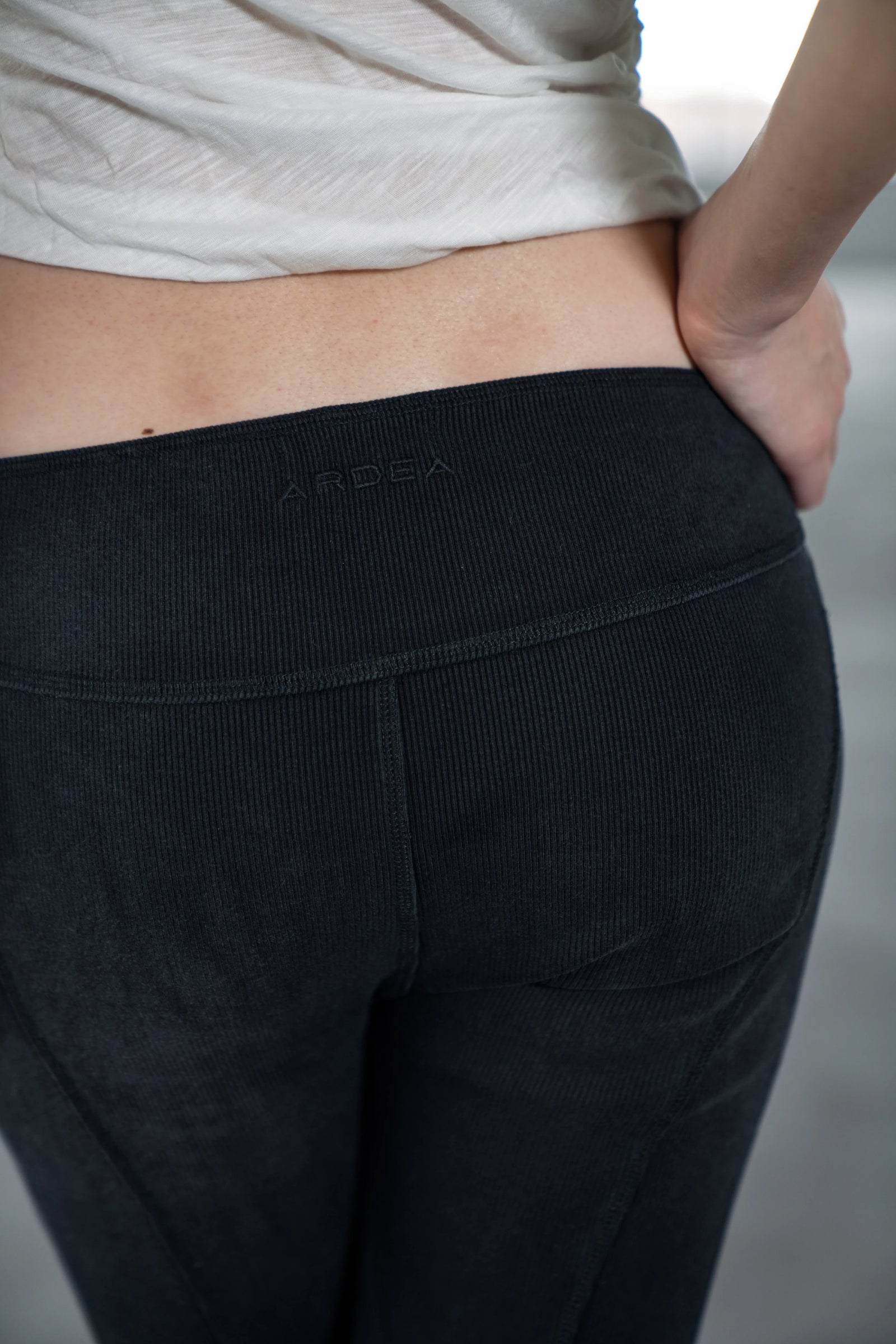 NIKKE BIKER SHORTS - BLACK