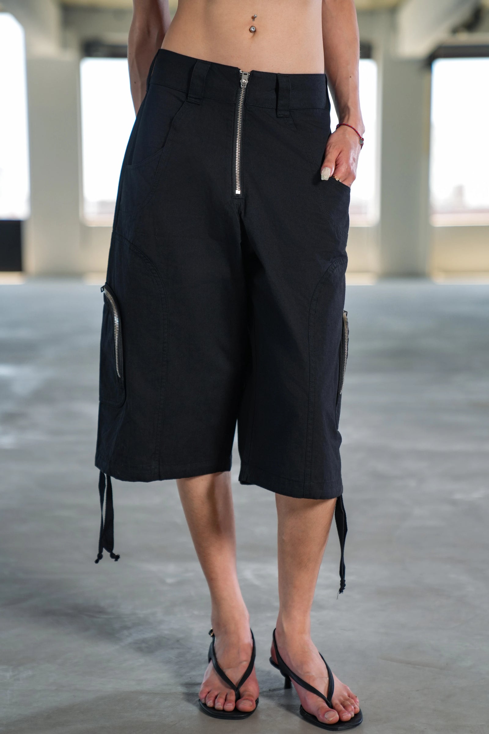 ODYSSEY HIGH-WAISTED CARGO SHORTS - BLACK