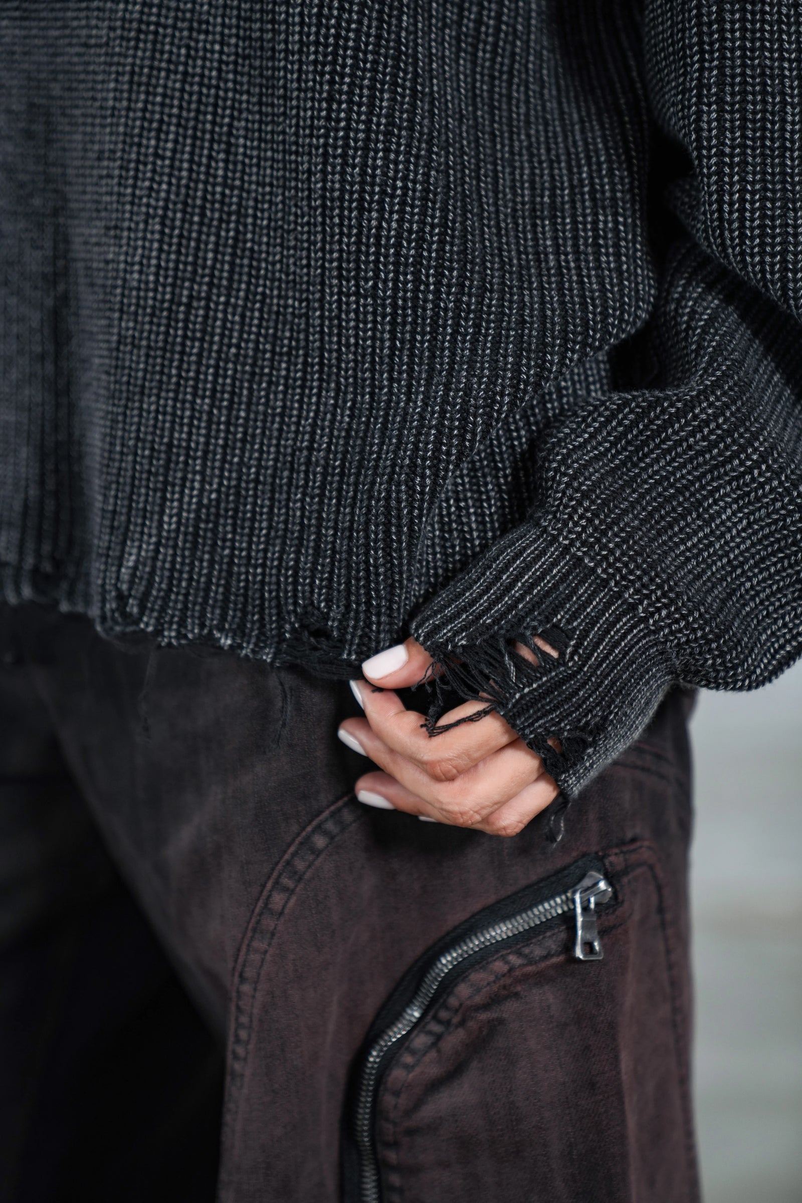 RHAIN KNIT SWEATER - BLACK