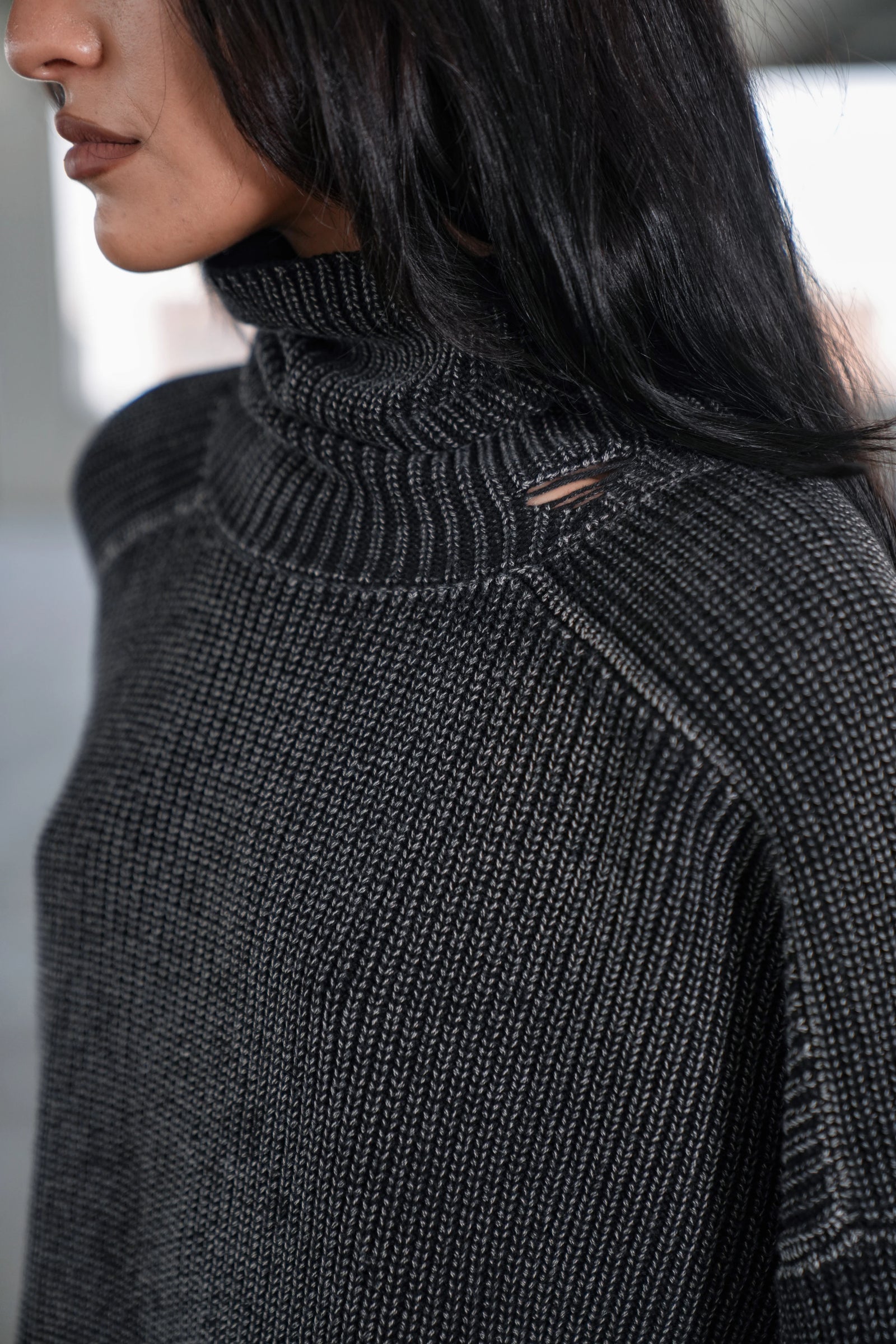 RHAIN KNIT SWEATER - BLACK