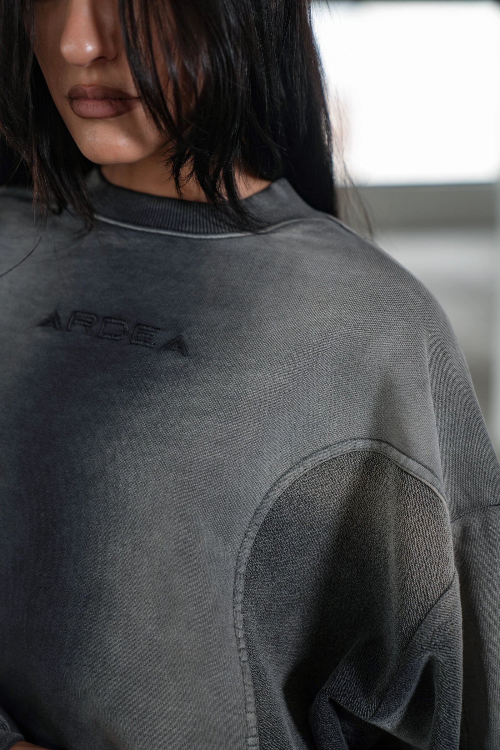 ARCH CREWNECK - GREY