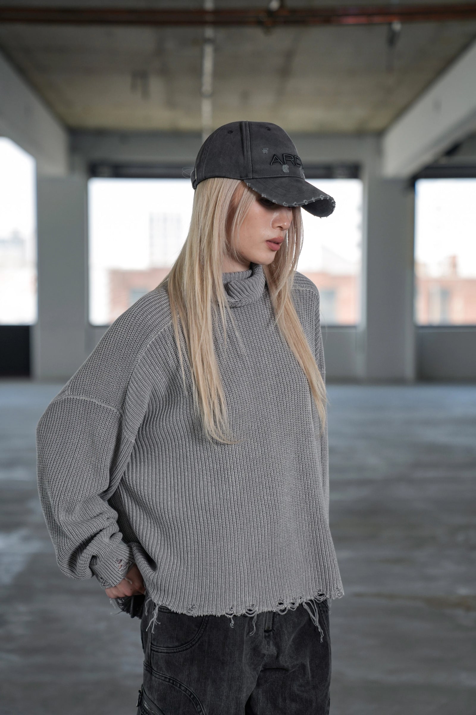 DISTRESSED ARDEA CAP - GREY