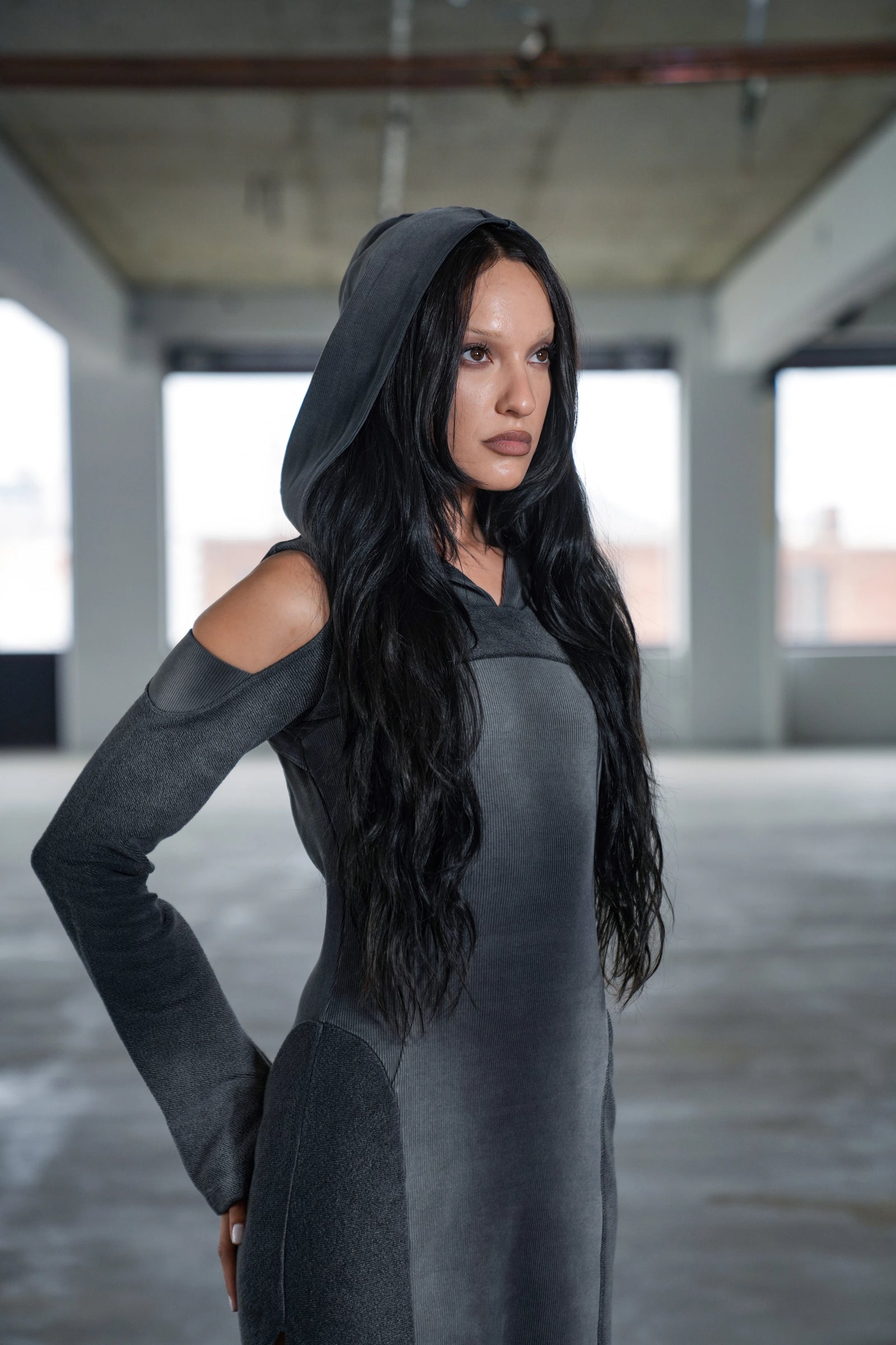 ARES HOODED DRESS - GREY