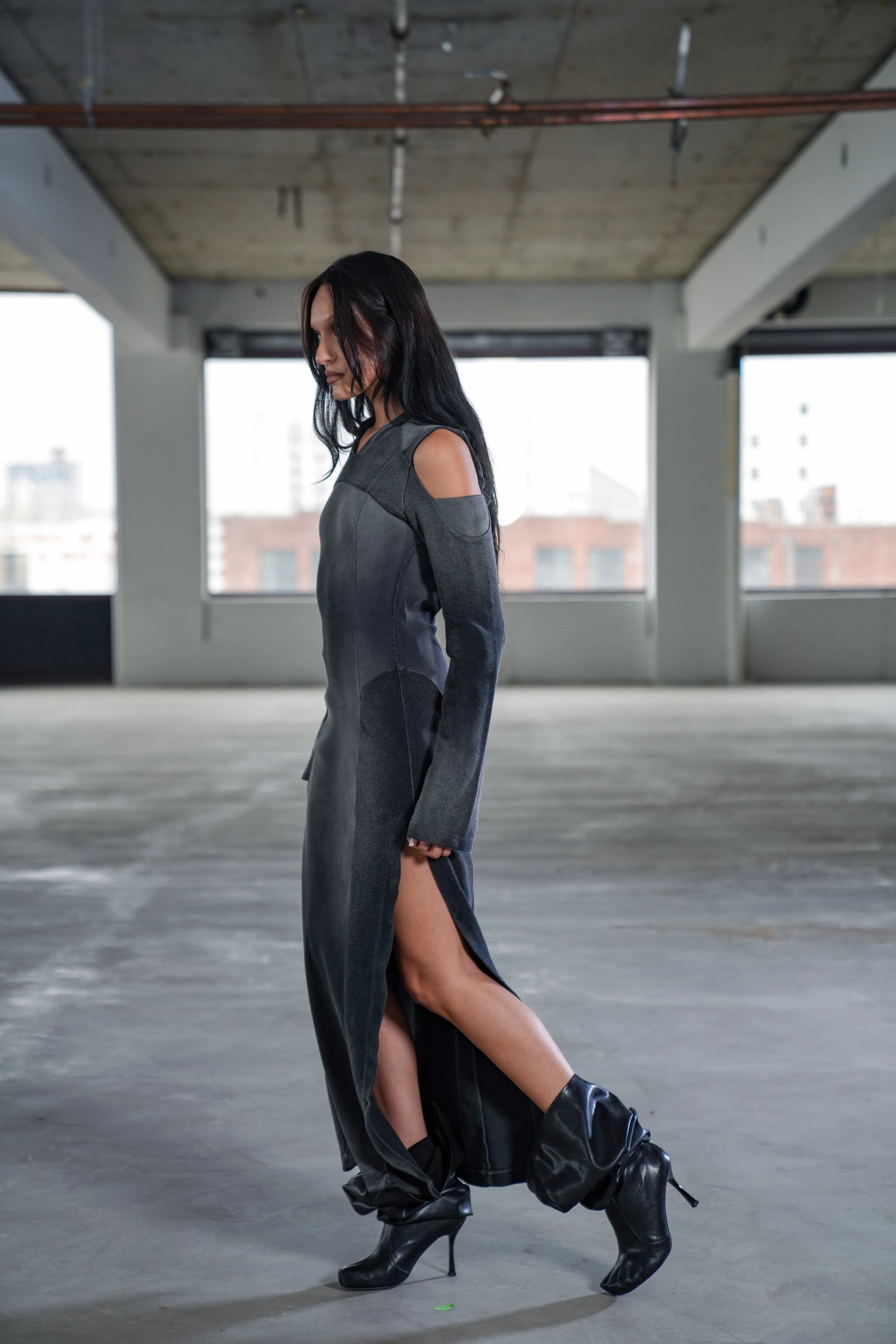 ARES HOODED DRESS - GREY
