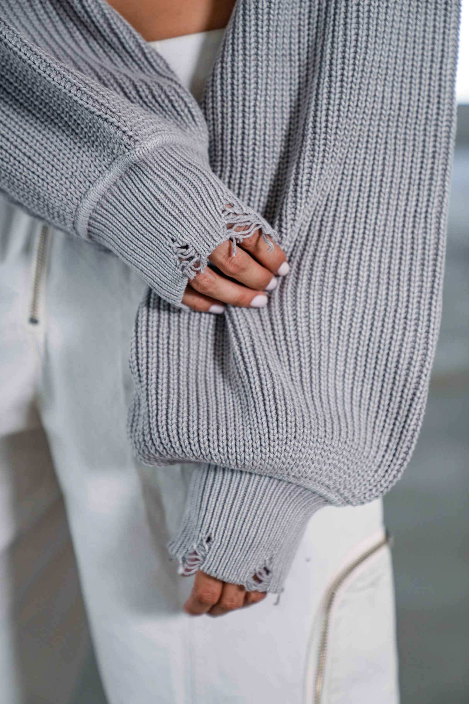 BELLE CROPPED KNIT SWEATER - GREY