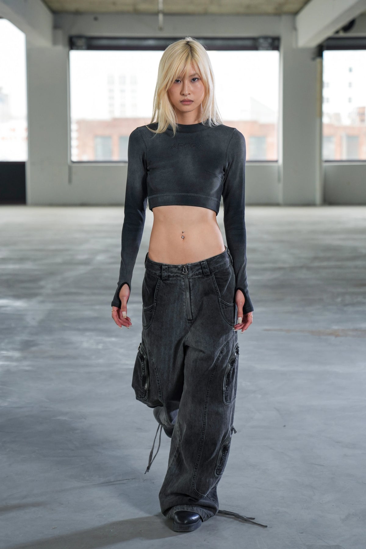KALI LONG SLEEVE CROP TOP - GREY
