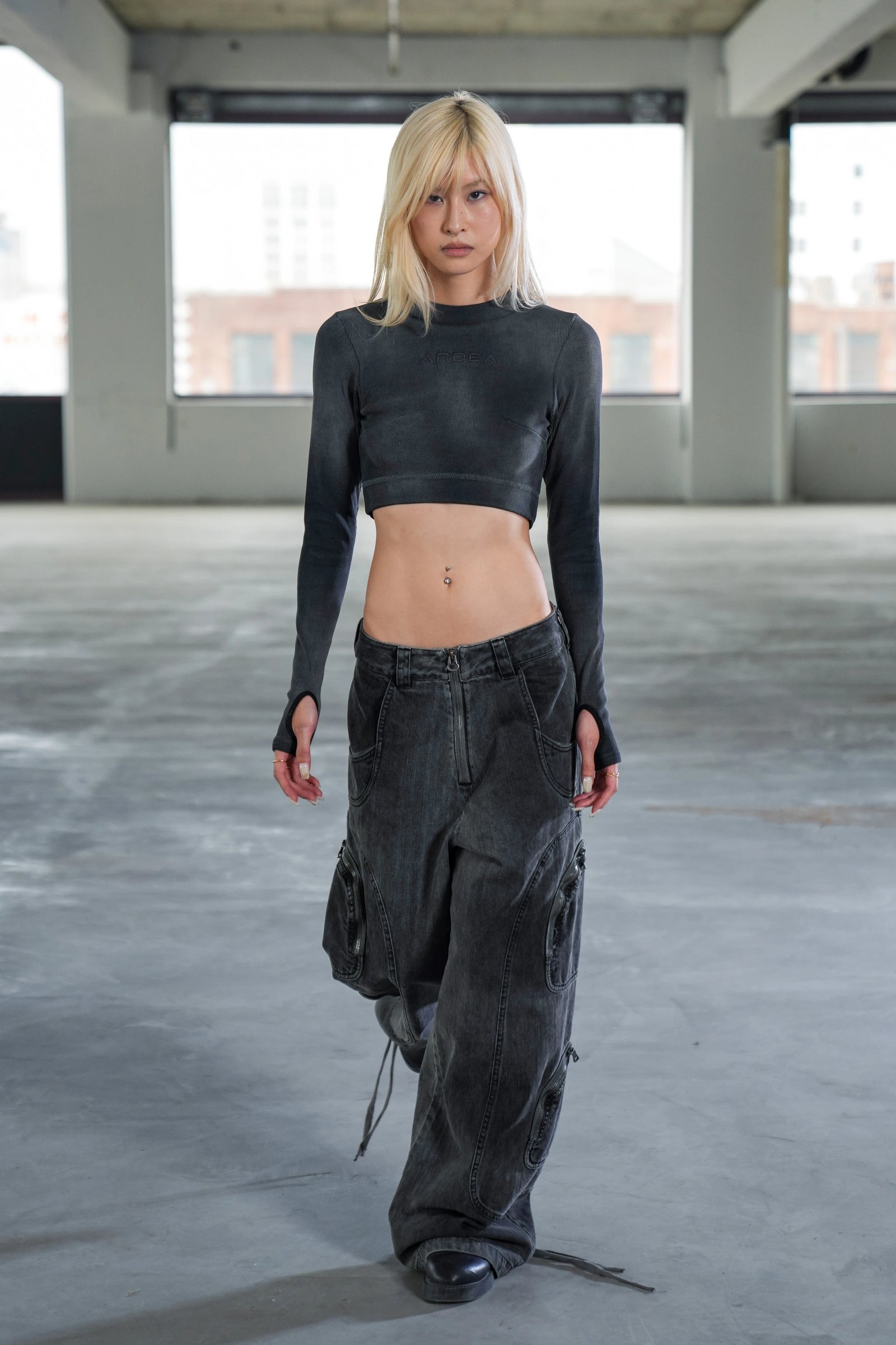 KALI LONG SLEEVE CROP TOP - GREY