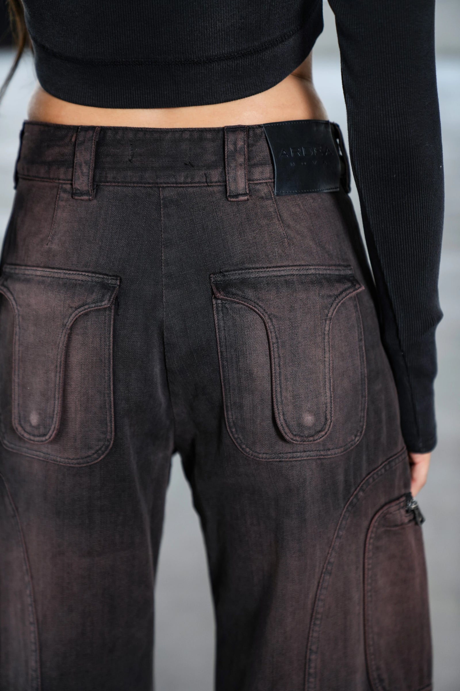 ODYSSEY HIGH-WAISTED CARGO PANTS - RUST