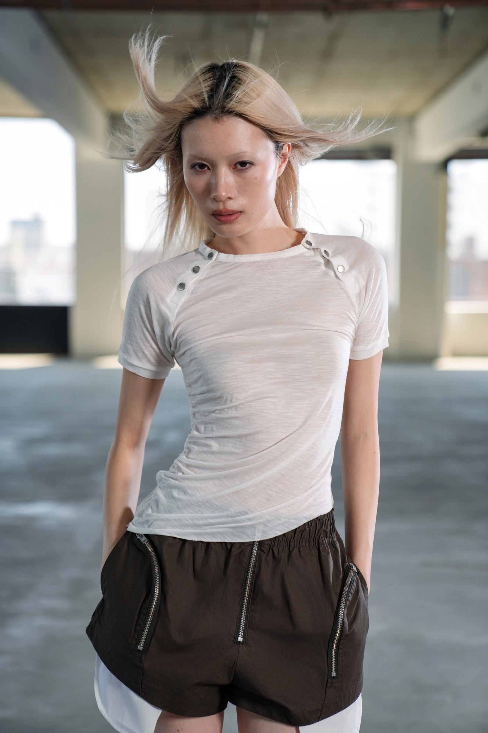 ALLURE SNAP TEE - WHITE