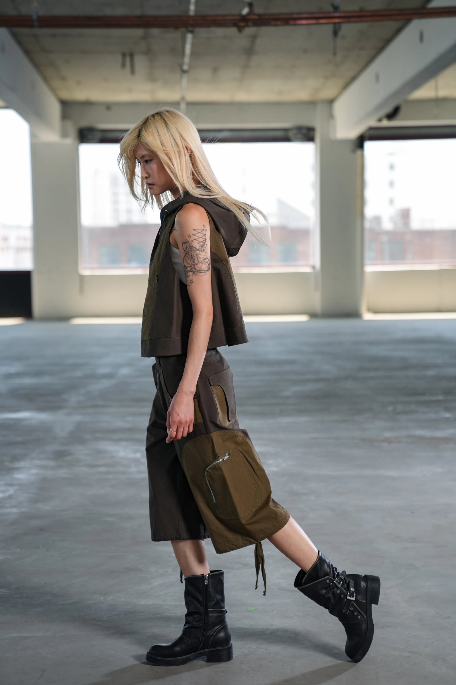 CAMIE HOODED TRAVEL VEST - WREN