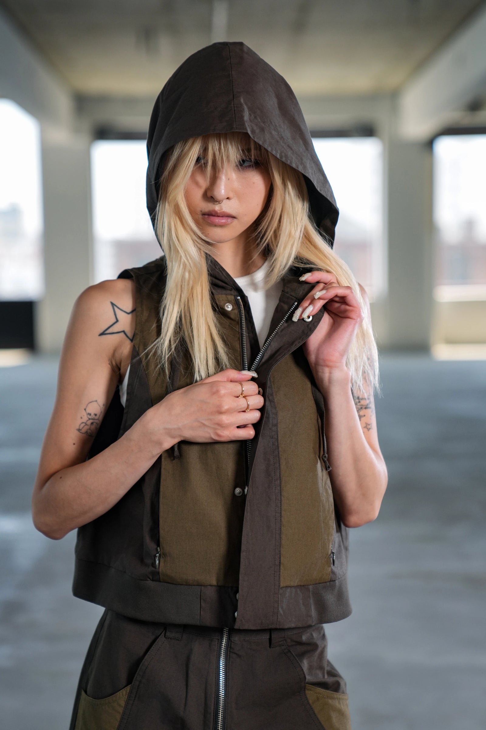 CAMIE HOODED TRAVEL VEST - WREN