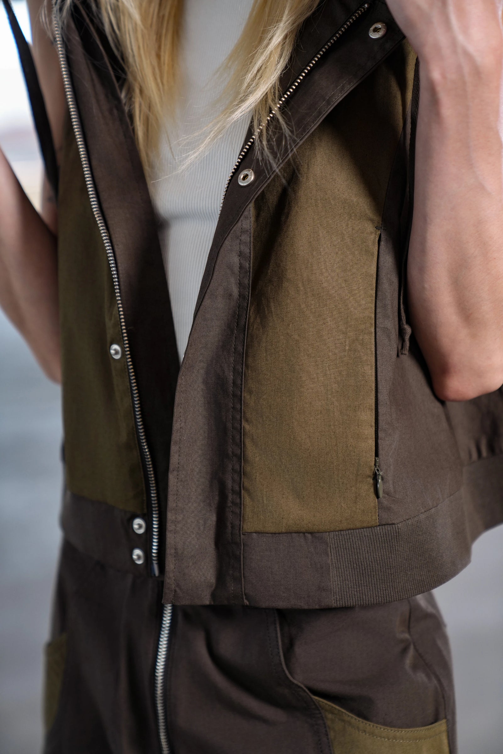 CAMIE HOODED TRAVEL VEST - WREN